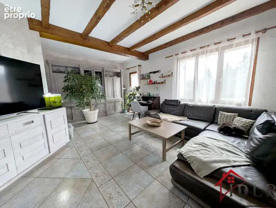 Maison familiale avec piscine, grand terrain et appartement - photo 2