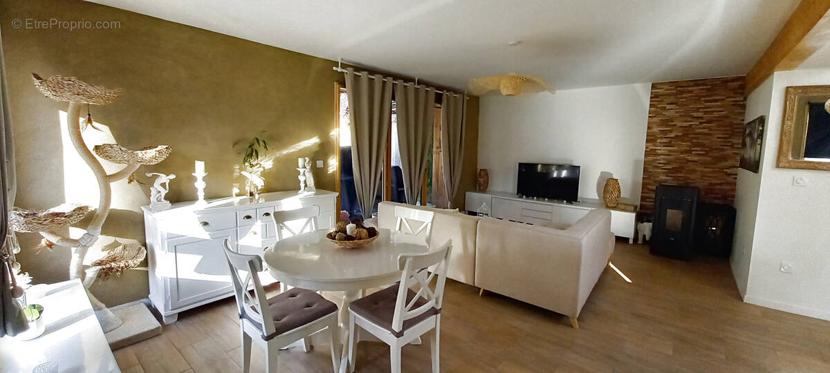 Maison à AMBARES-ET-LAGRAVE