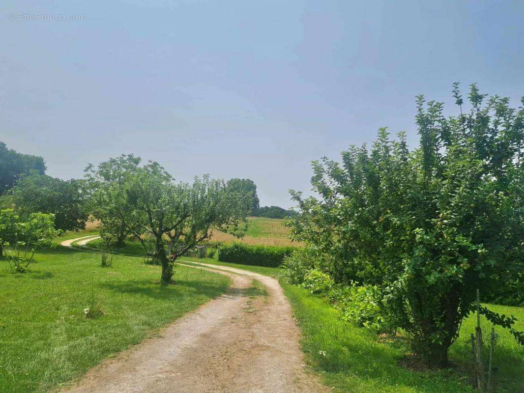 Maison à BERTRIC-BUREE