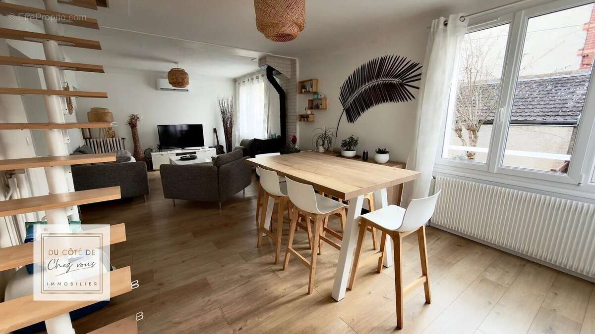 Maison à SAINTE-SAVINE