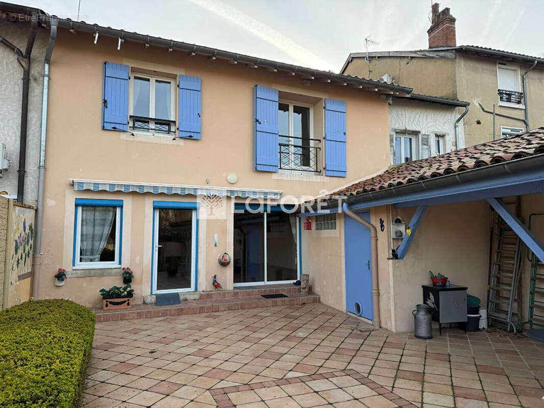 Maison à CHATILLON-SUR-CHALARONNE