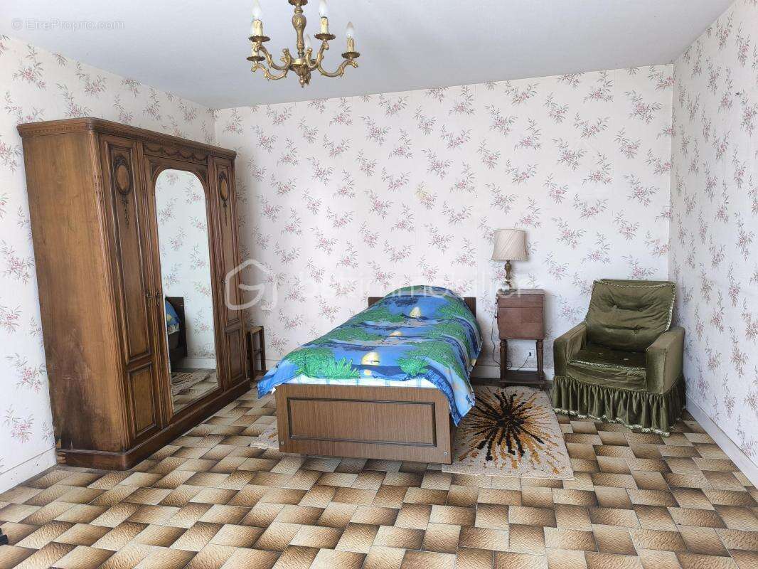 Maison à VILLAINES-SOUS-LUCE