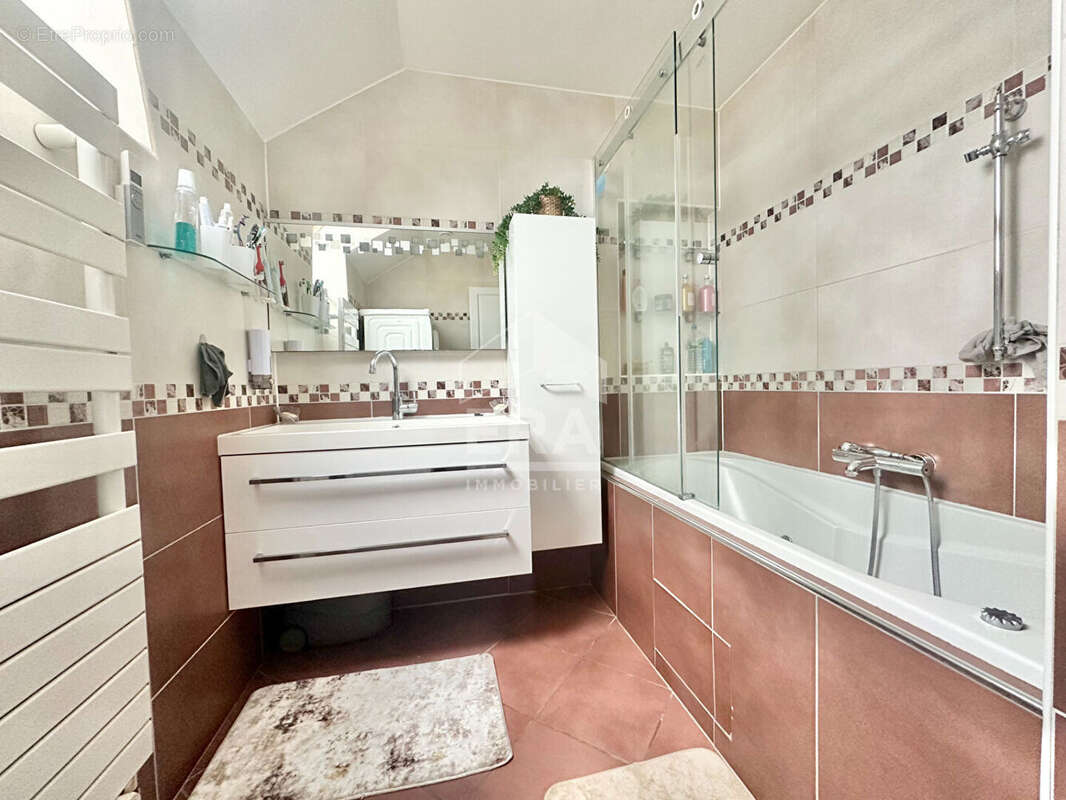 Maison à SARTROUVILLE