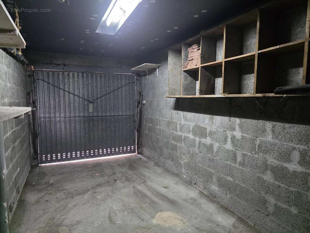 Le teil - t3 avec garage - cave - place de parking - photo 8
