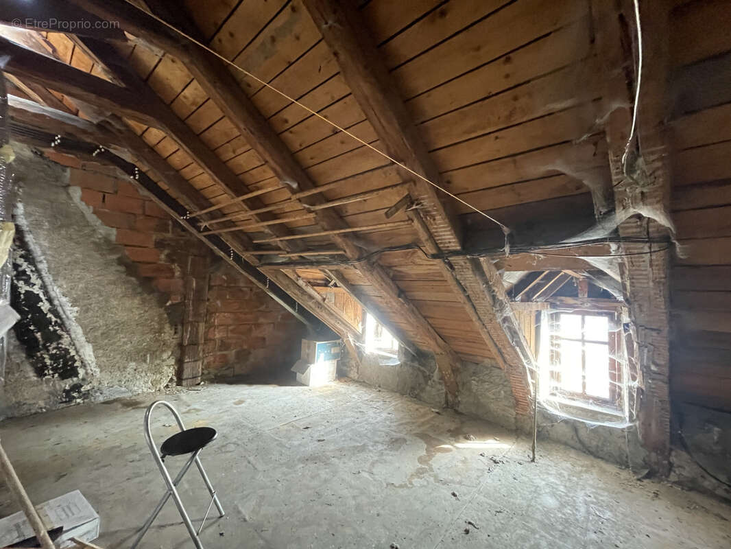 Appartement à ROCHEFORT-MONTAGNE