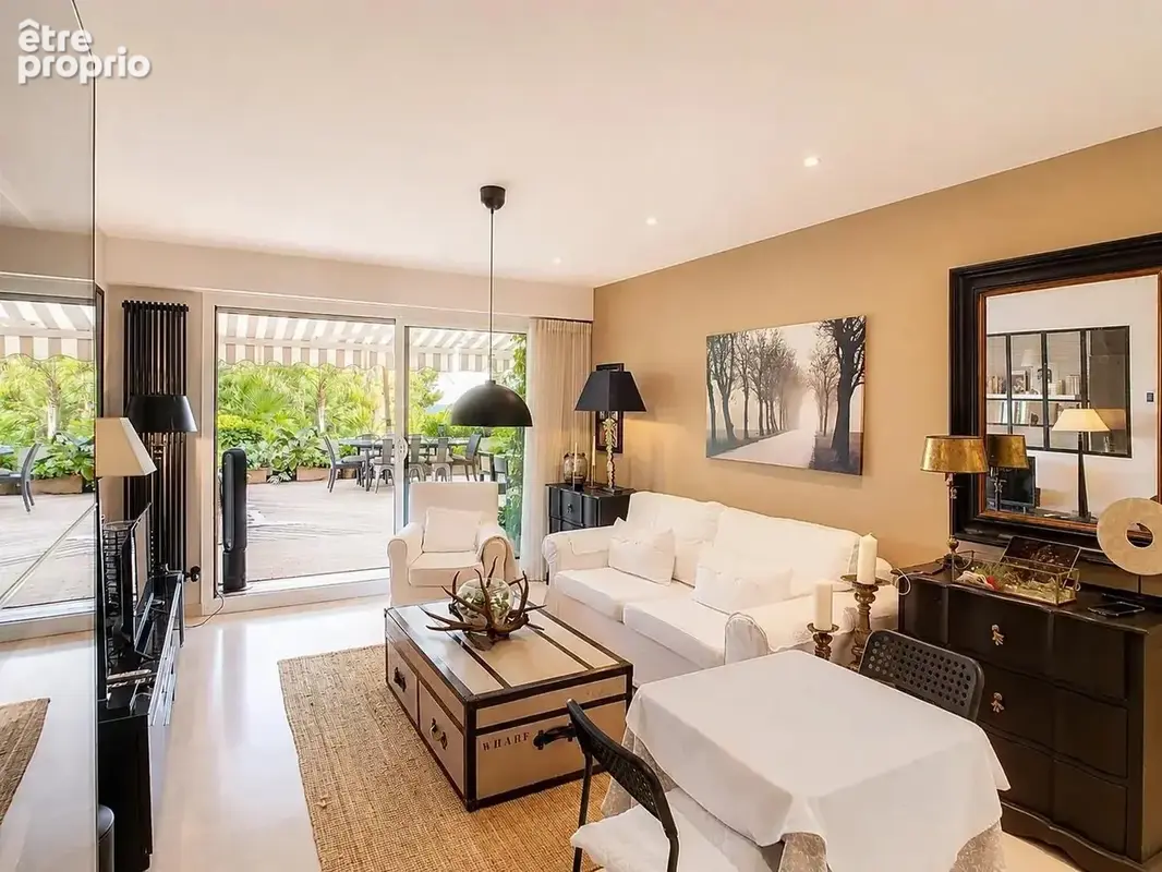 Cannes palm beach – élégant 3 pièces en front de mer, terrasse de plus de 70 m² - photo 4