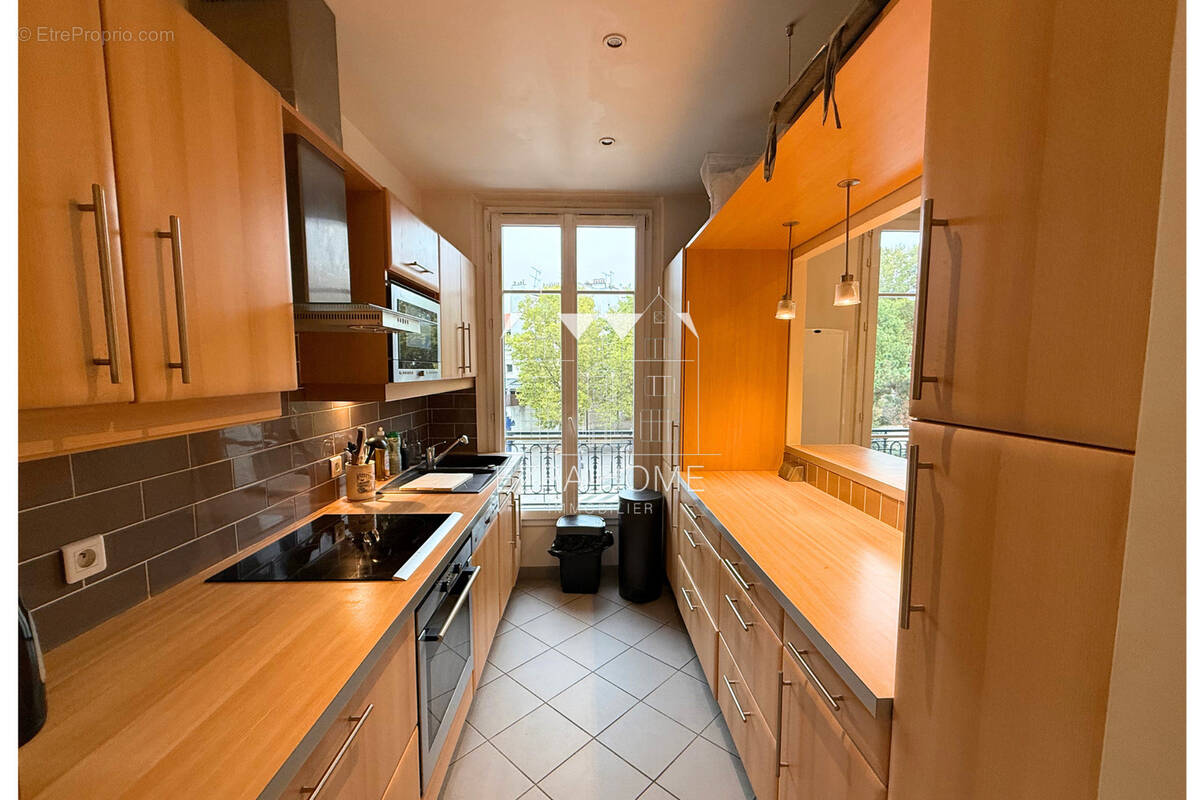 Appartement à PARIS-17E