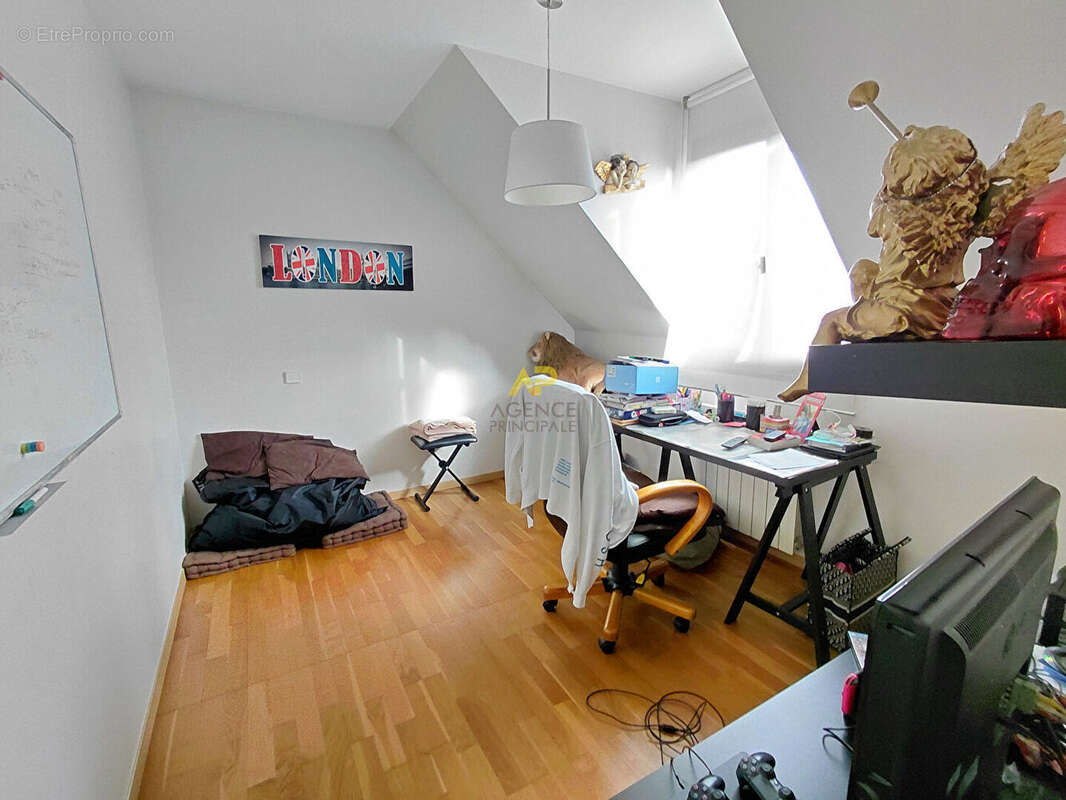 Maison à MONTIGNY-LES-CORMEILLES