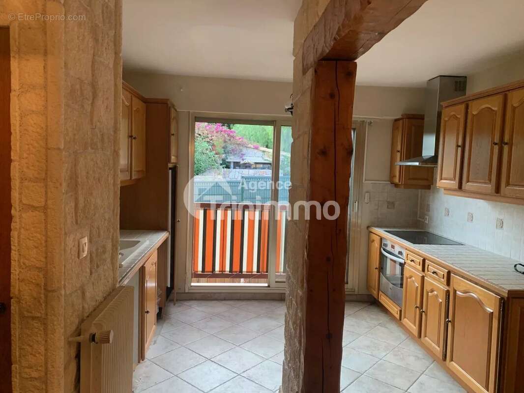 Appartement à SAINT-LAURENT-DU-VAR