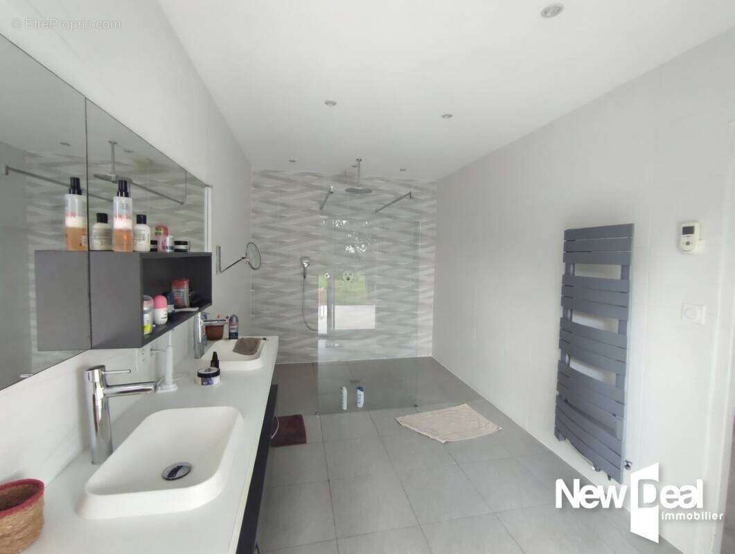 Maison à LAROQUE-TIMBAUT