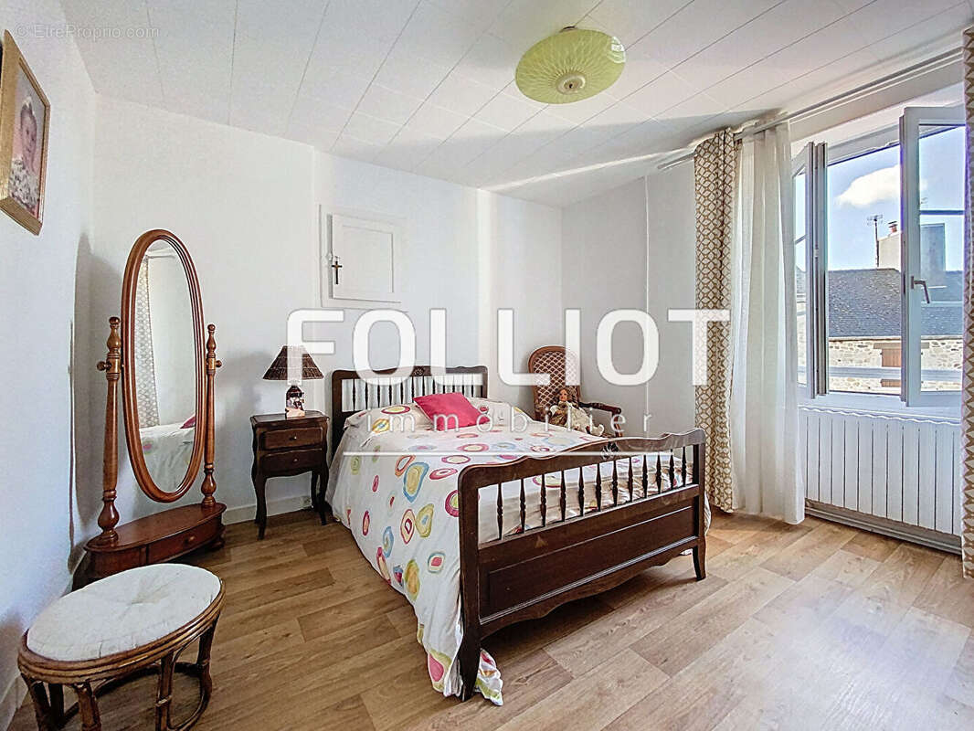 Maison à BRICQUEBEC