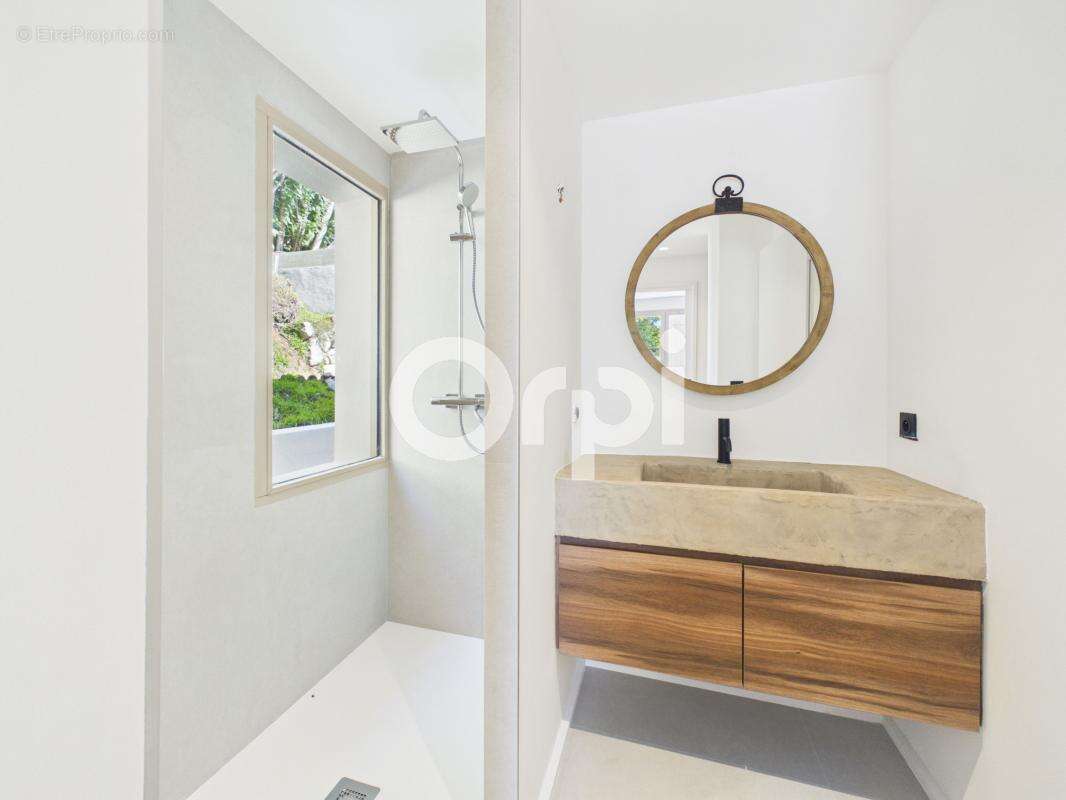 Maison à MANDELIEU-LA-NAPOULE