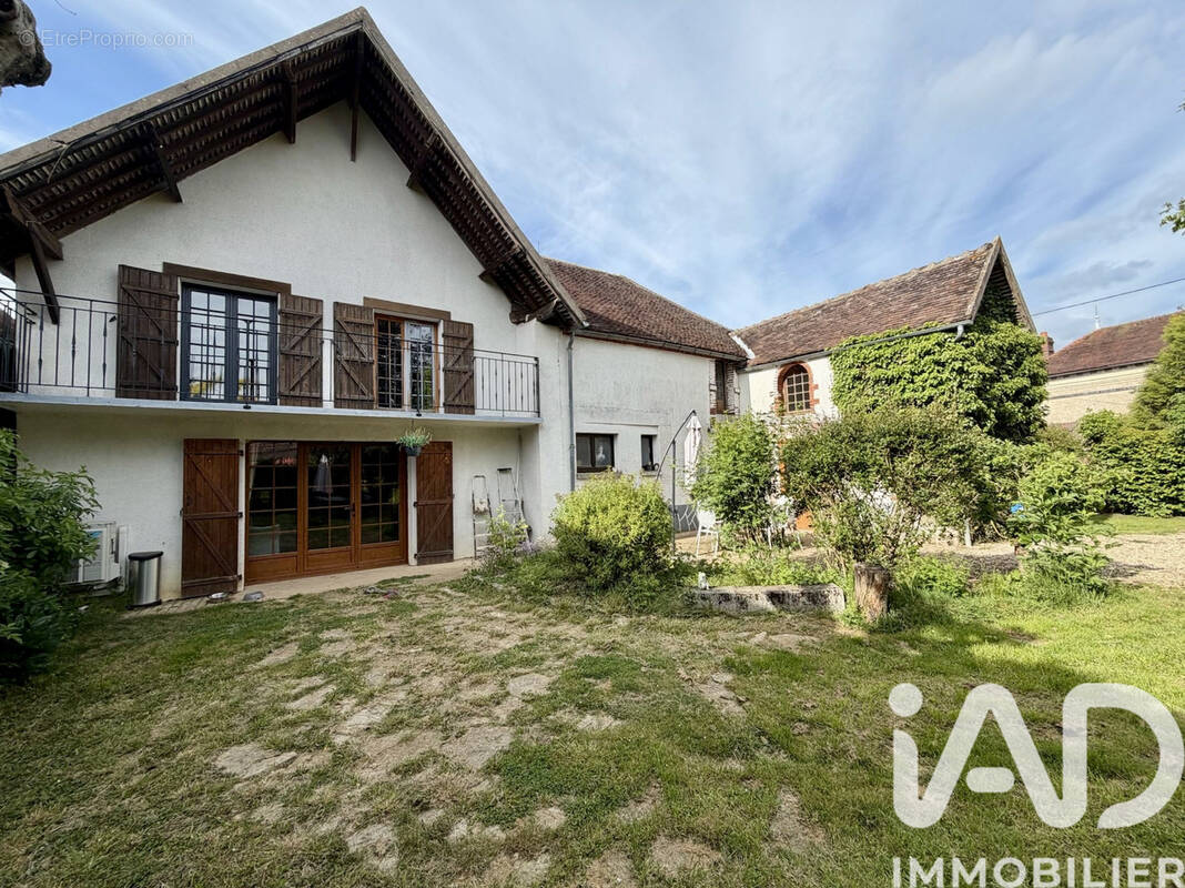 Photo 1 - Maison à VILLENEUVE-SUR-YONNE