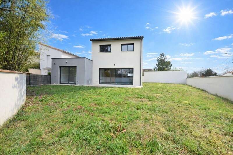 Maison à BRUGUIERES