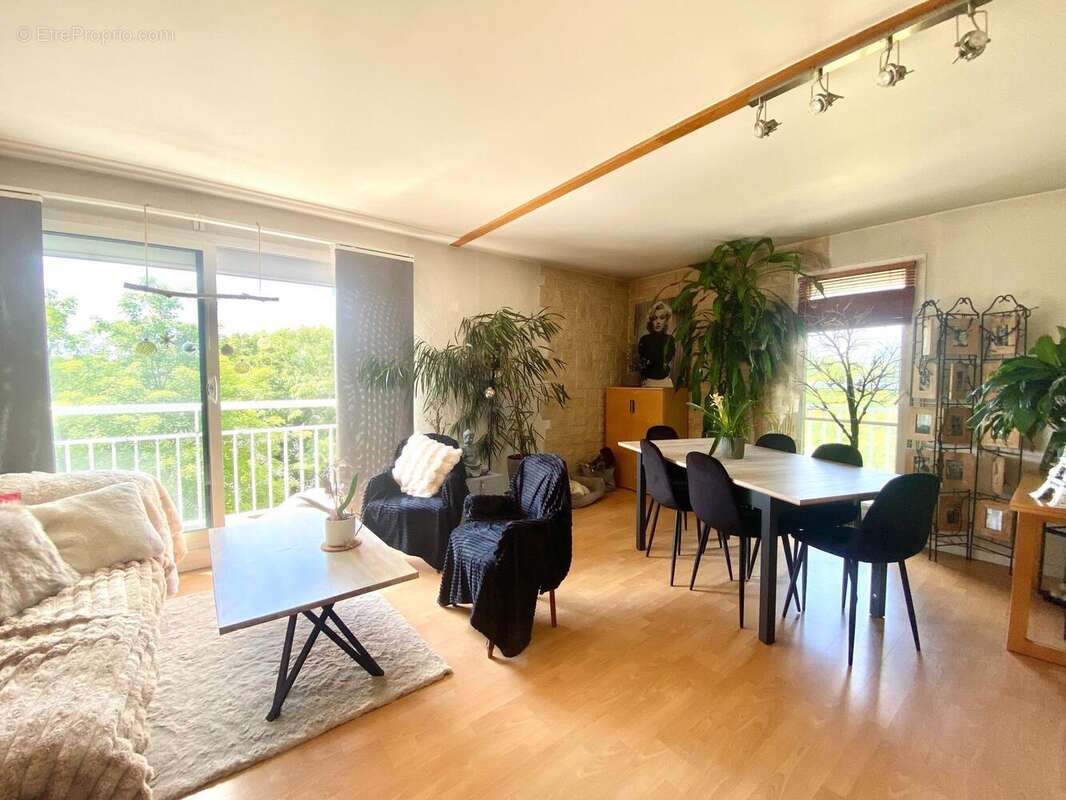 Photo 2 - Appartement à FRESNES