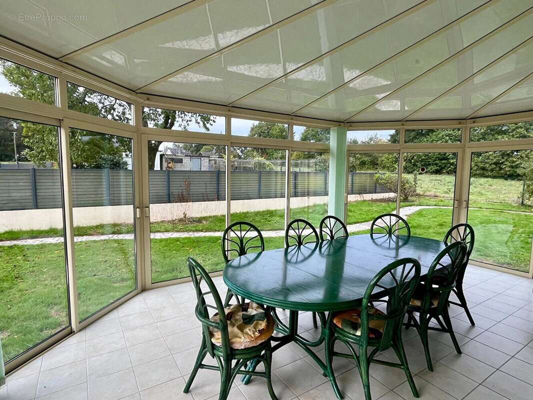 Maison à MONTREUIL-SOUS-PEROUSE