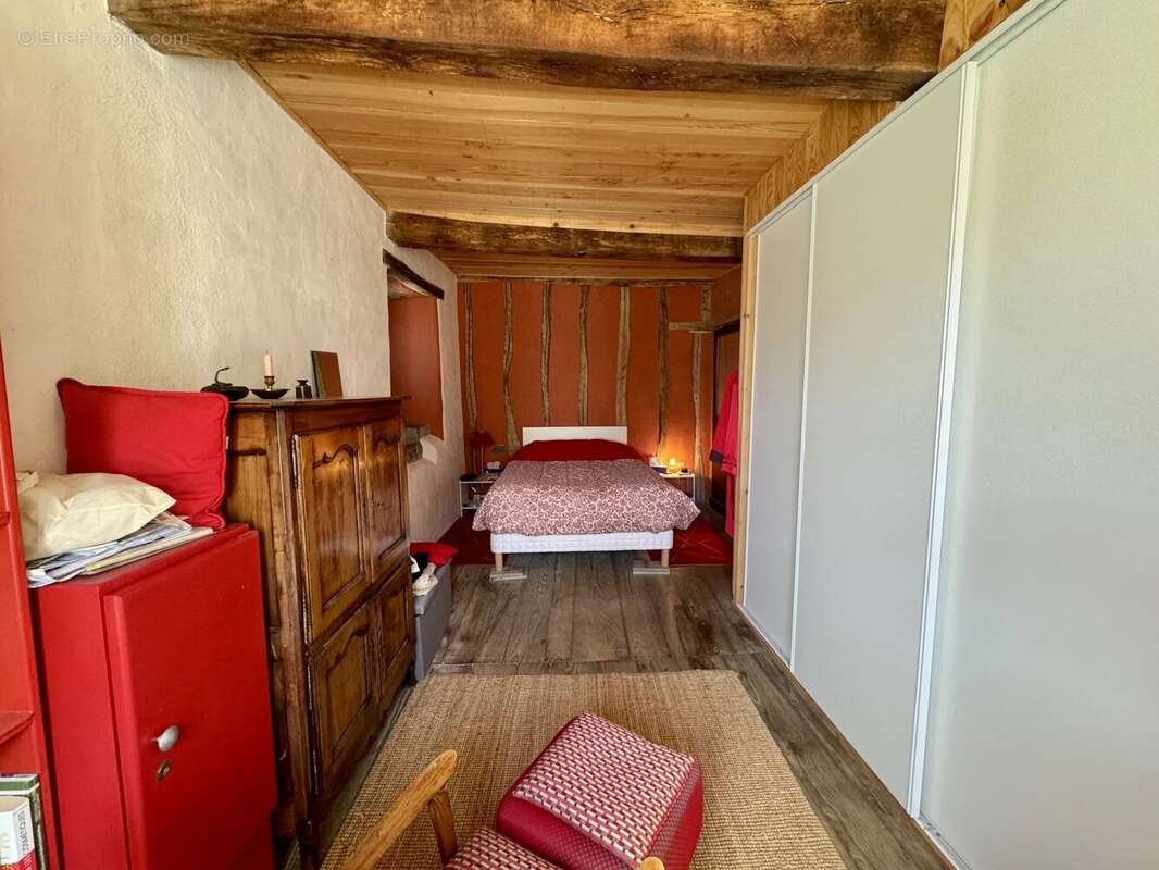 Maison à MOULIS