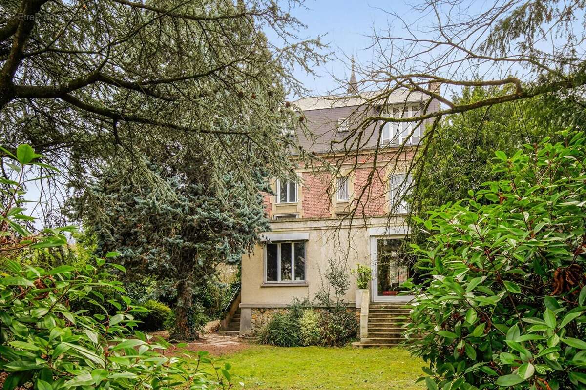 Maison à LE VESINET