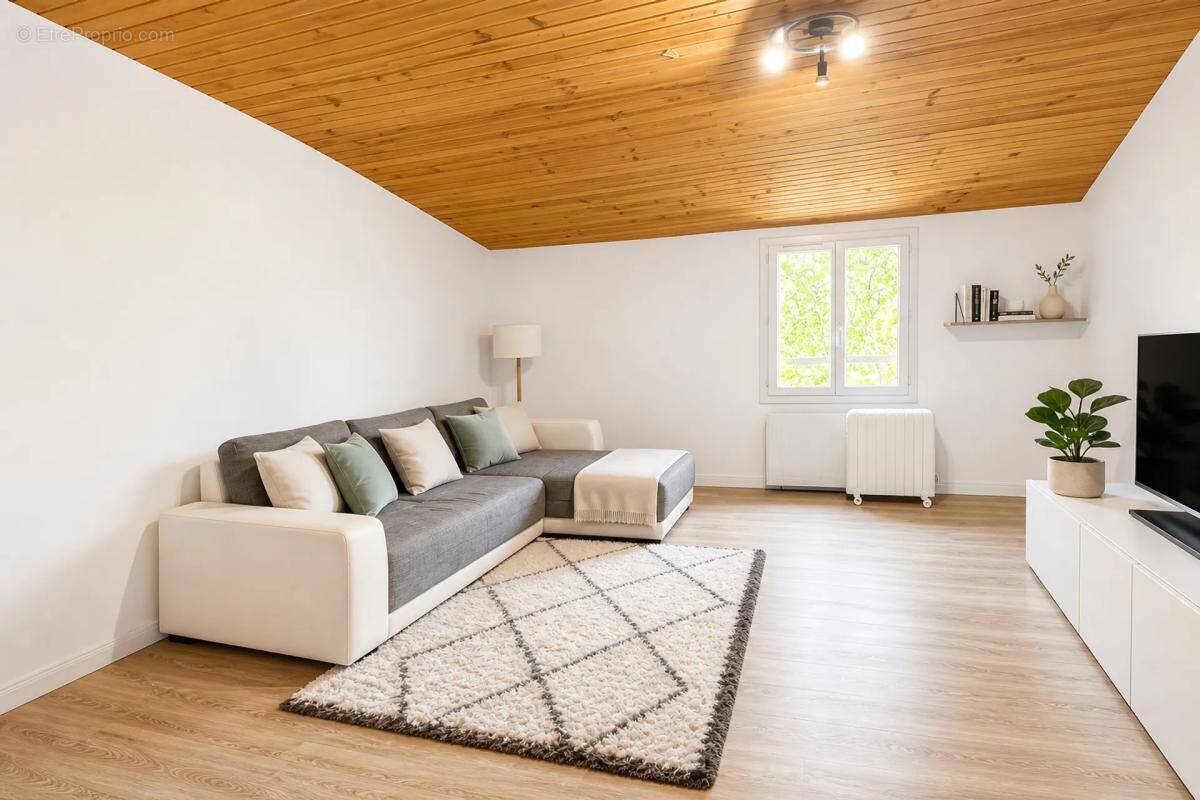 Appartement à LORGUES