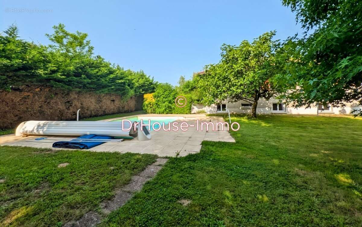 Terrain à MESSIMY-SUR-SAONE