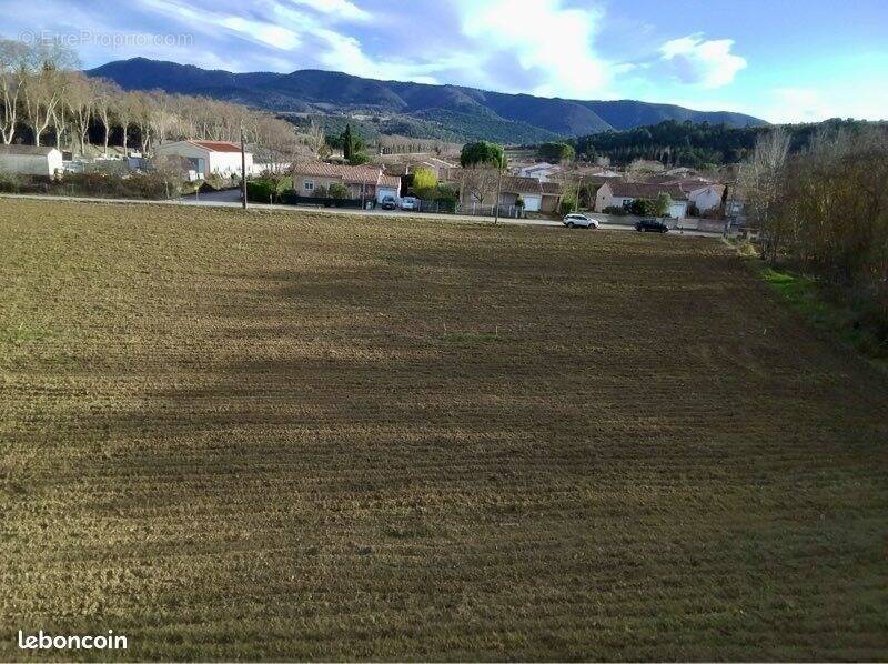 Terrain à COURNANEL