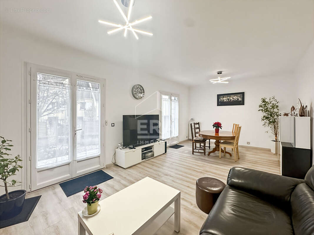 Maison à SAINT-FARGEAU-PONTHIERRY