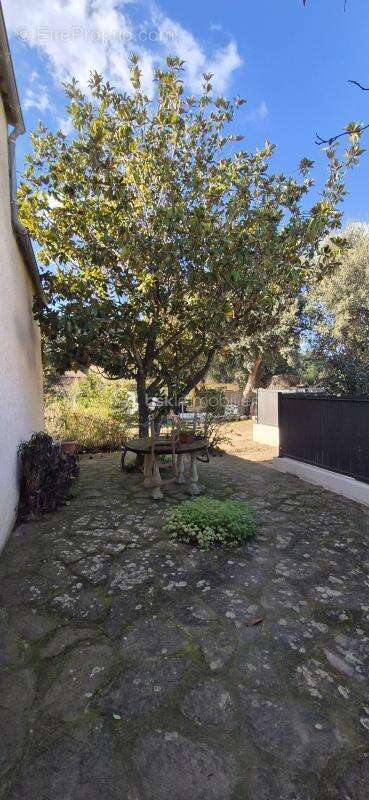 Appartement à BORMES-LES-MIMOSAS