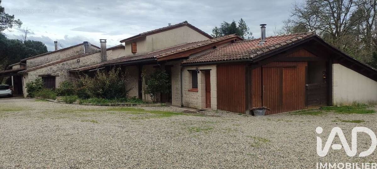 Photo 2 - Maison à LAVARDAC