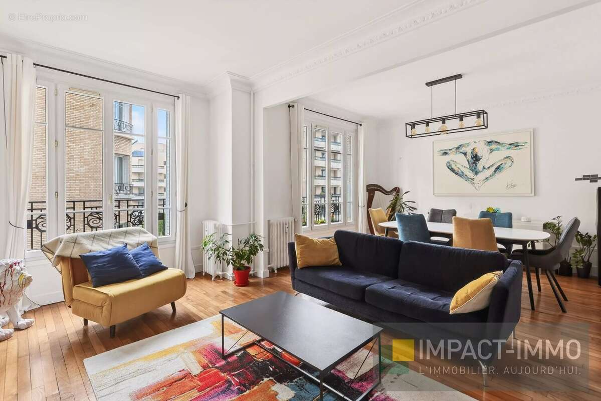 Appartement à COURBEVOIE