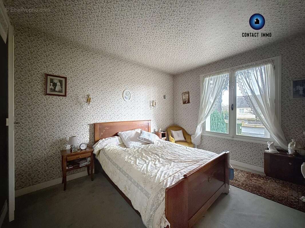 Maison à SAINT-PANTALEON-DE-LARCHE