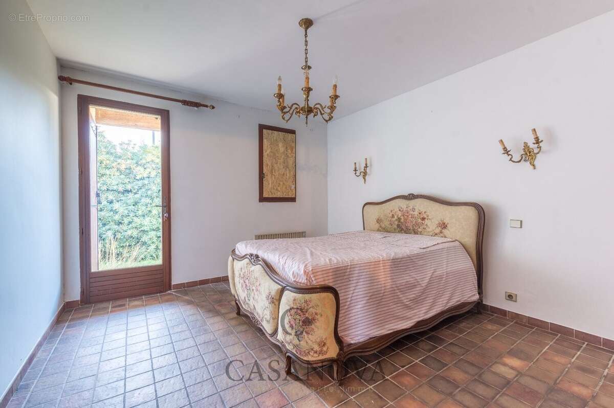 Maison à MAUGUIO