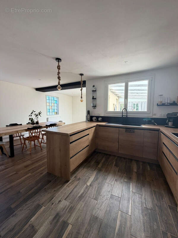 Maison 126 m² à Rochefort  - photo 4