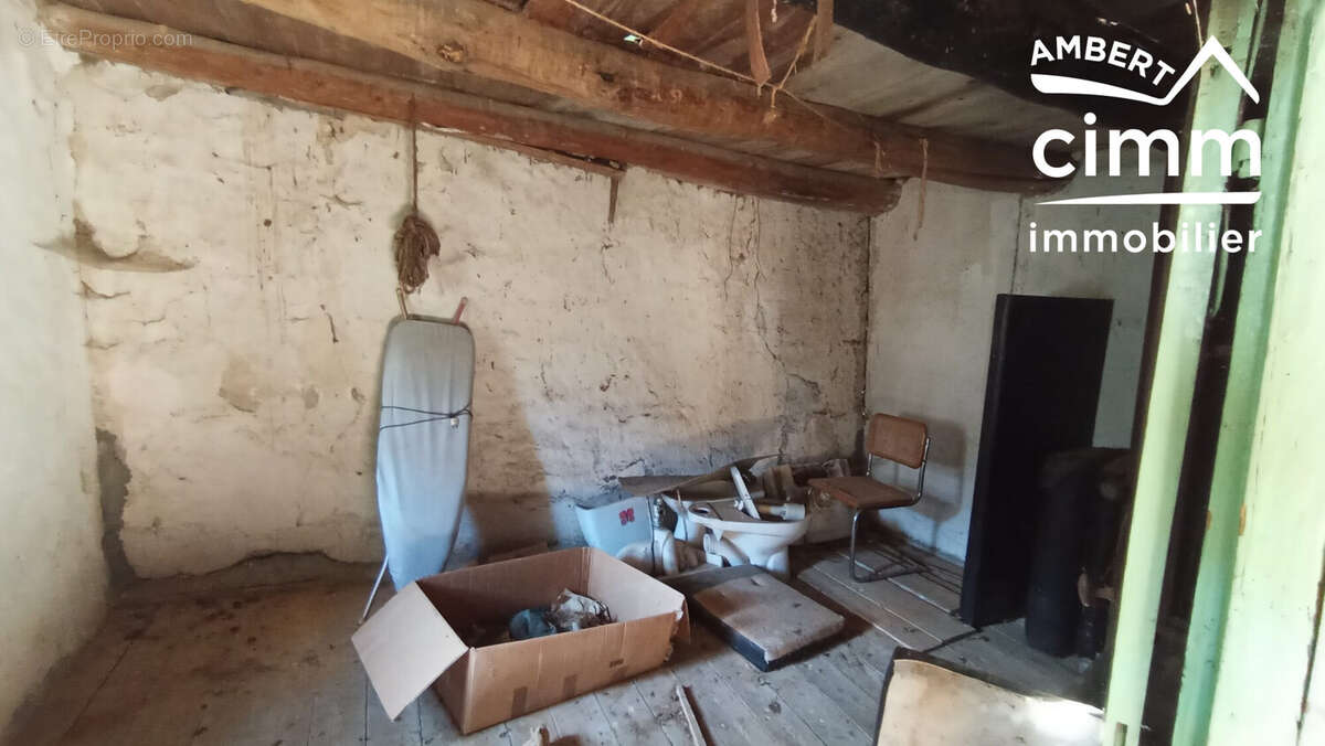 Maison à SAINT-GERVAIS-SOUS-MEYMONT