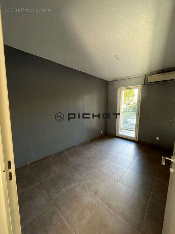 Appartement à MARSEILLE-9E