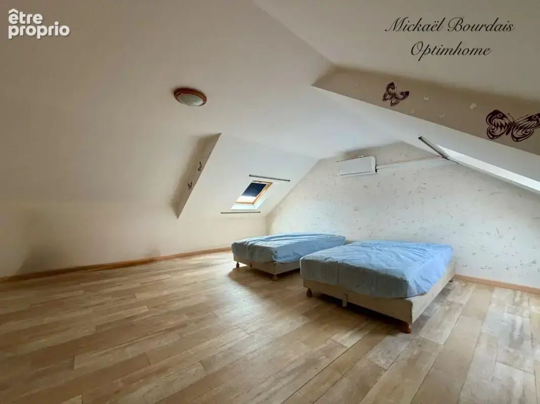 Maison familiale + dépendances – 230 m² – piscine – fort potentiel - photo 9