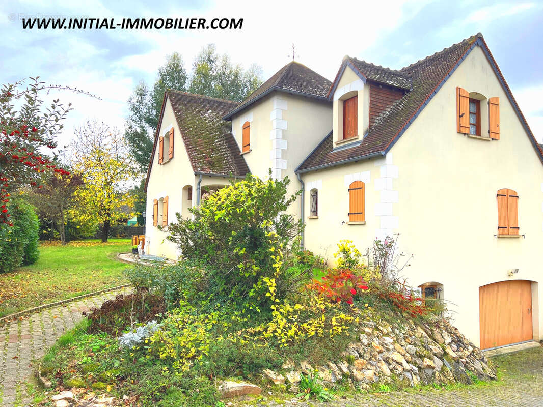 Maison à SAINT-CYR-SUR-LOIRE