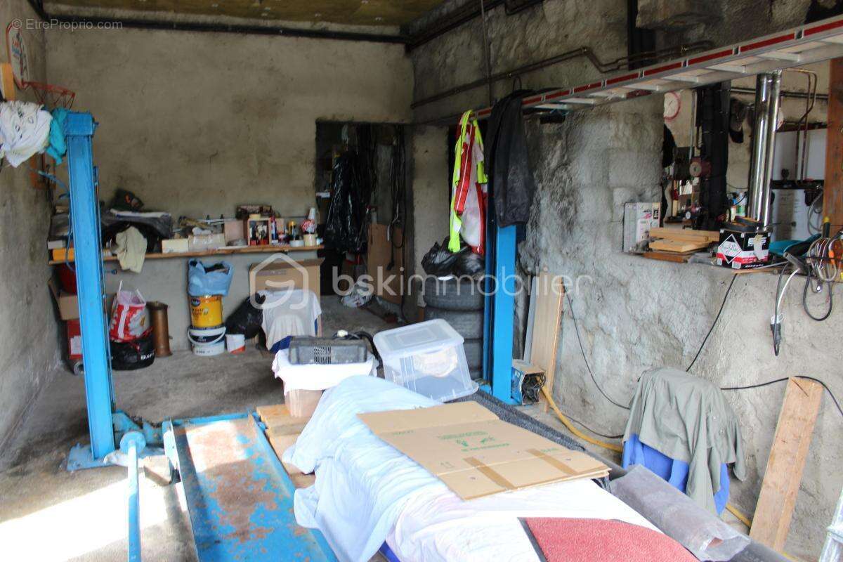 St honore - hameau de tors - maison de 88m²  - 3 chambres - salon - cuisine - sous sol complet avec garages - photo 14