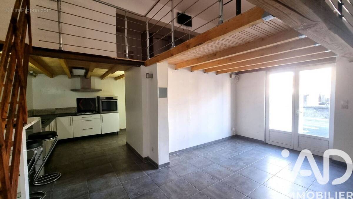 Photo 1 - Appartement à CHATEAURENARD