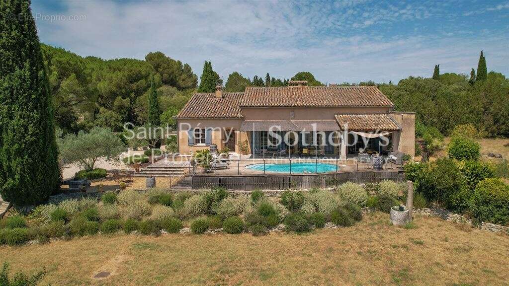 Propriété de plain pied avec piscine à Saint Rémy de Provence, vue sur les Alpilles - photo 2