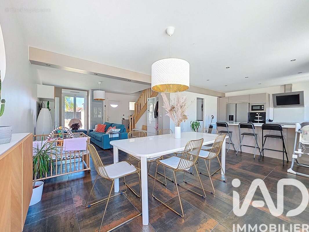 Photo 3 - Maison à SAINT-FARGEAU-PONTHIERRY