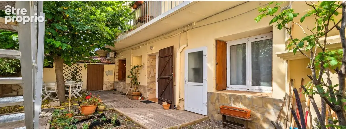 Deux maisons de ville  4 appartements & grand garage - photo 2