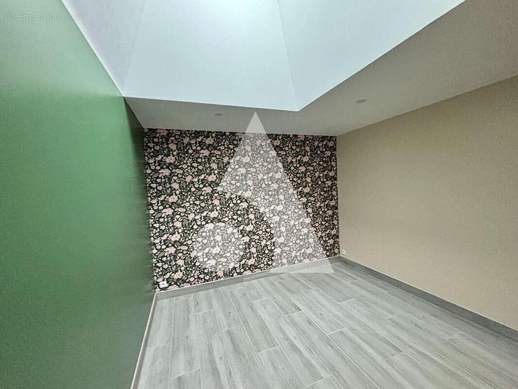 Maison à LA VARENNE