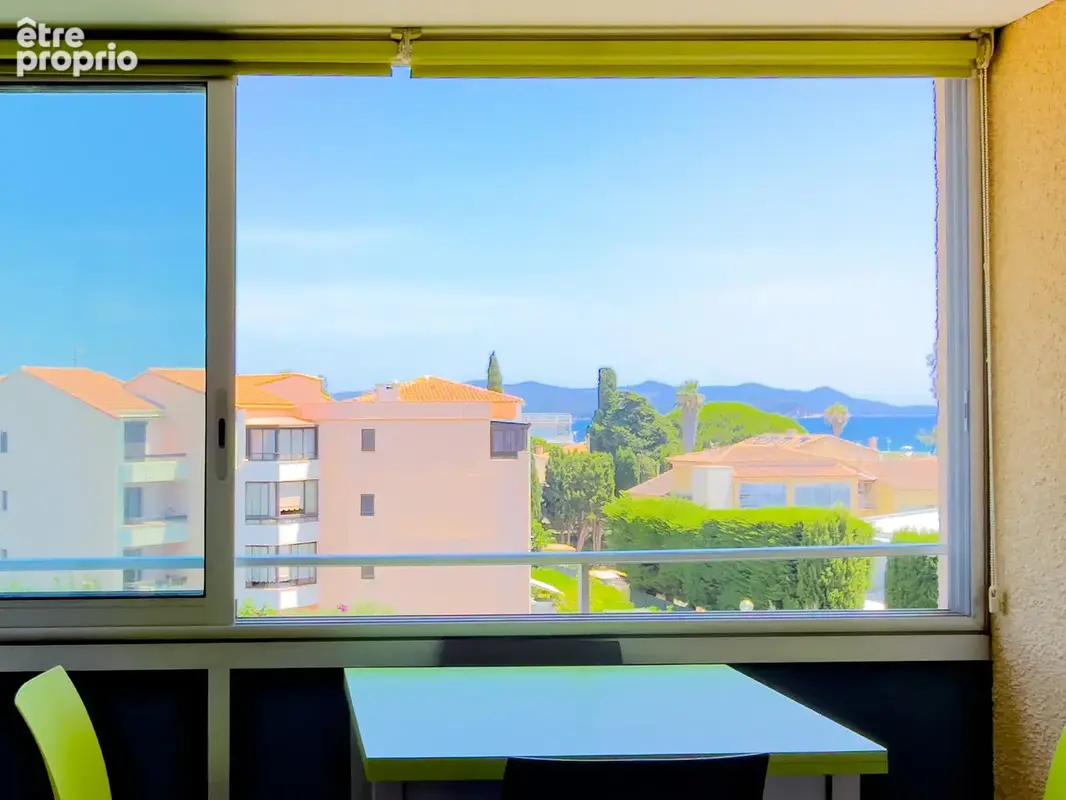 Appartement à LA LONDE-LES-MAURES