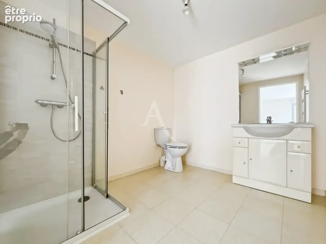 Appartement T2 avec balcon, ascenseur et deux places de parking à Challans - photo 6