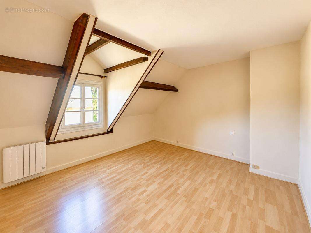 Maison 194 m² à Neuille-Pont-Pierre  - photo 16