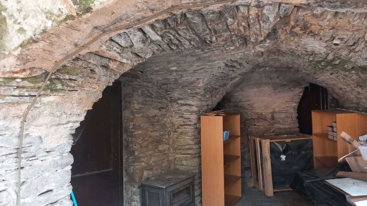 Maison à COLOMBIERES-SUR-ORB