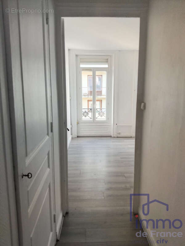 Appartement à SAINT-ETIENNE