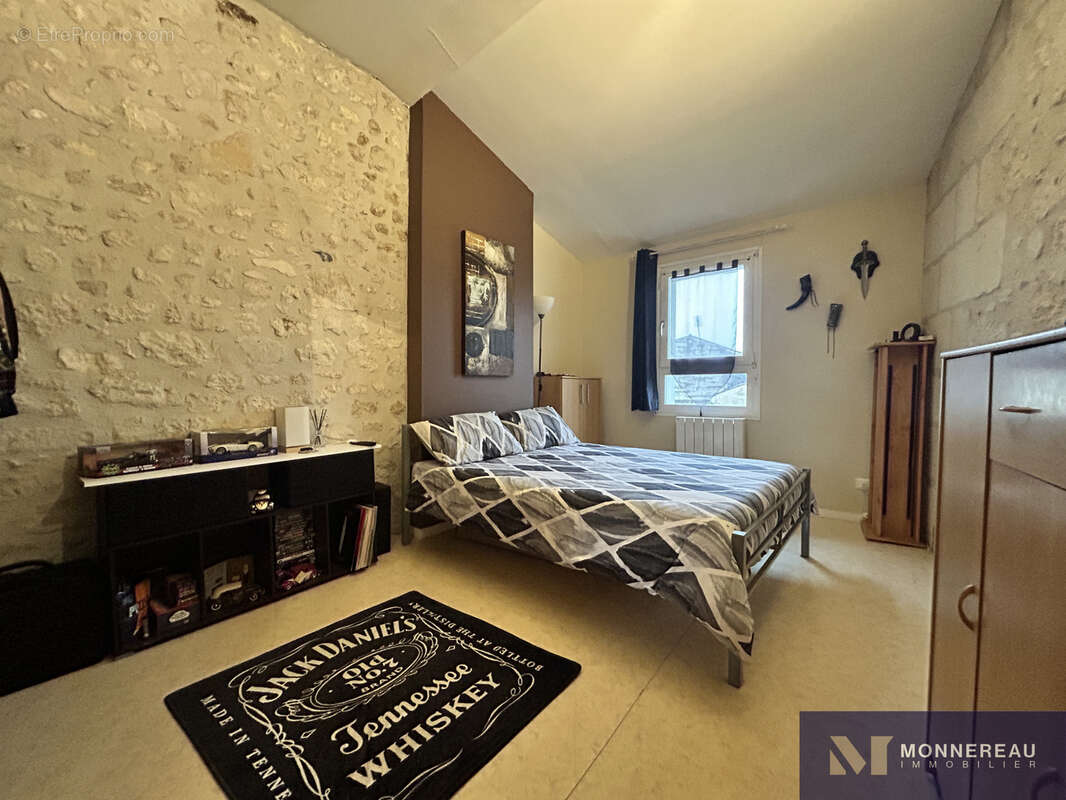 Appartement à SAINTES