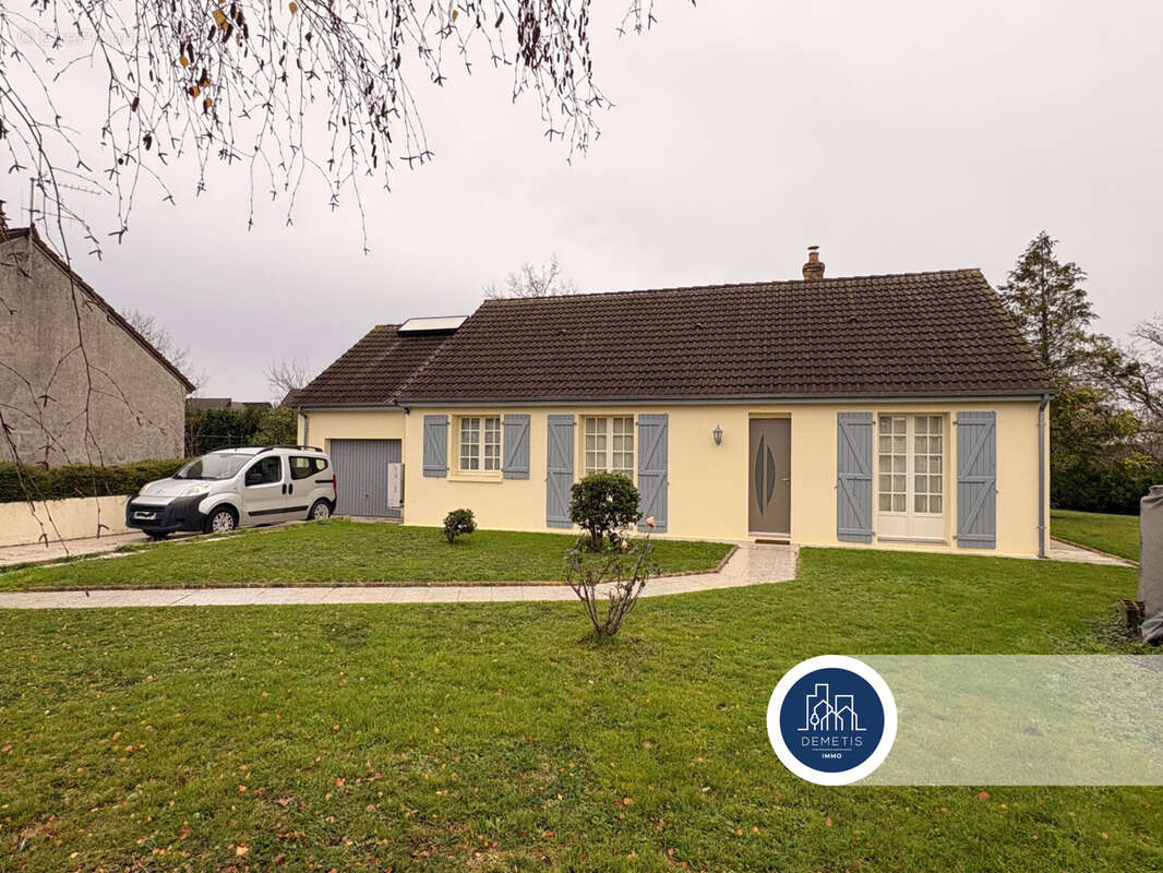 Maison à COULANS-SUR-GEE