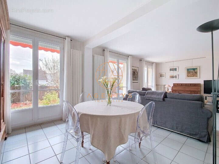 Appartement 87 m² à Saint-Maur-Des-Fosses  - photo 2